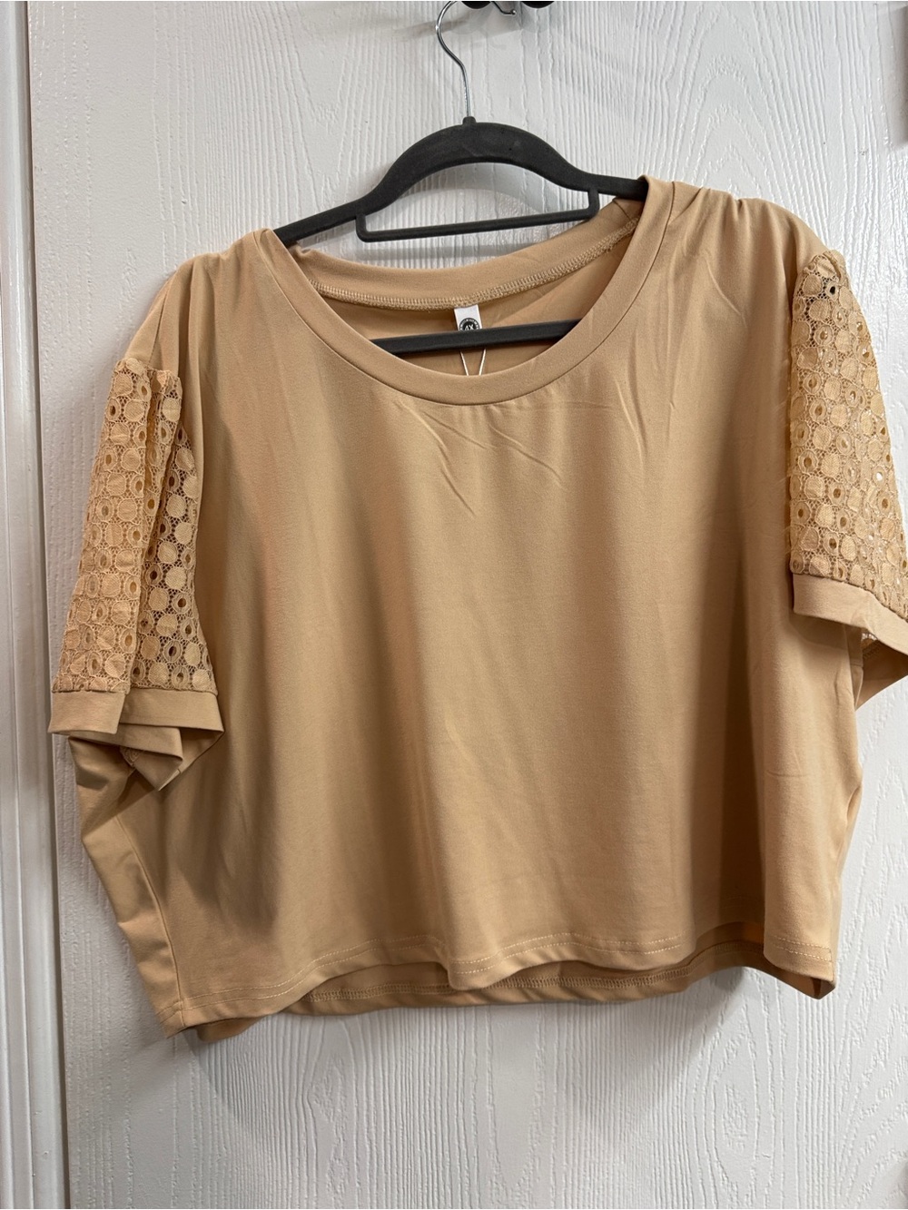 Women’s Short Sleeve Lace Accent Top - Tan